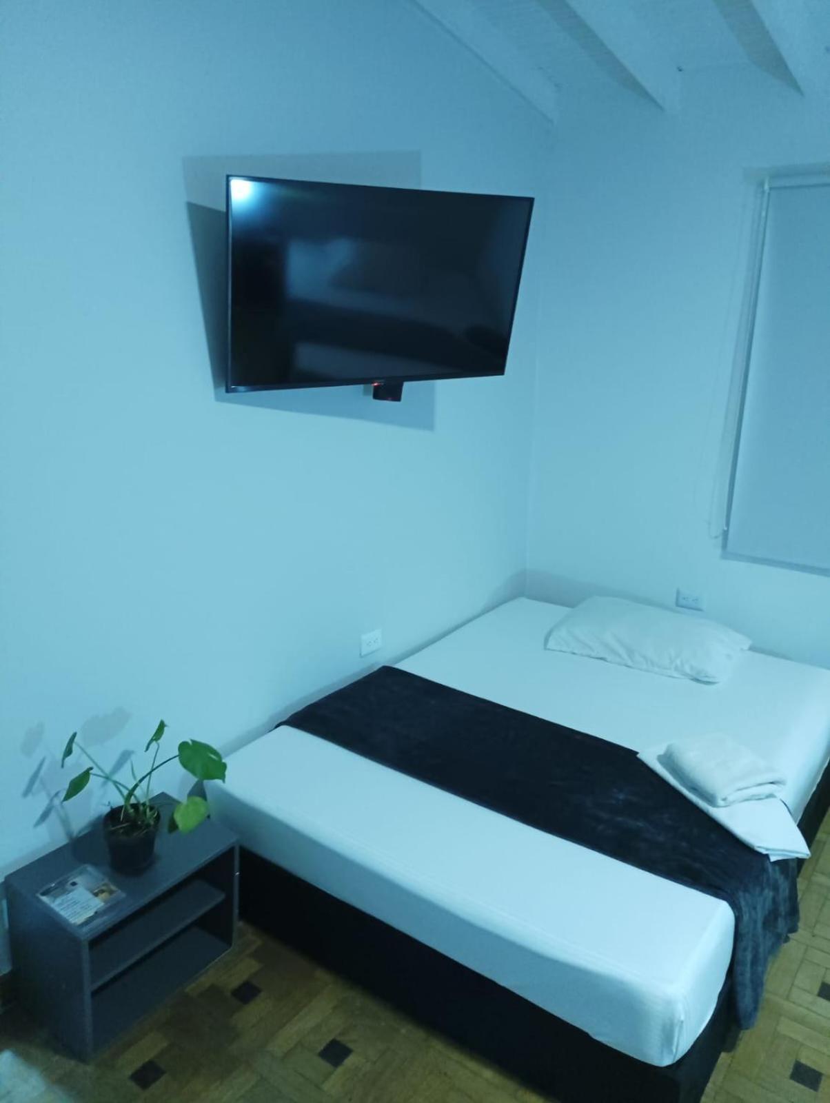 Hotel La Carpita Medellin Bagian luar foto