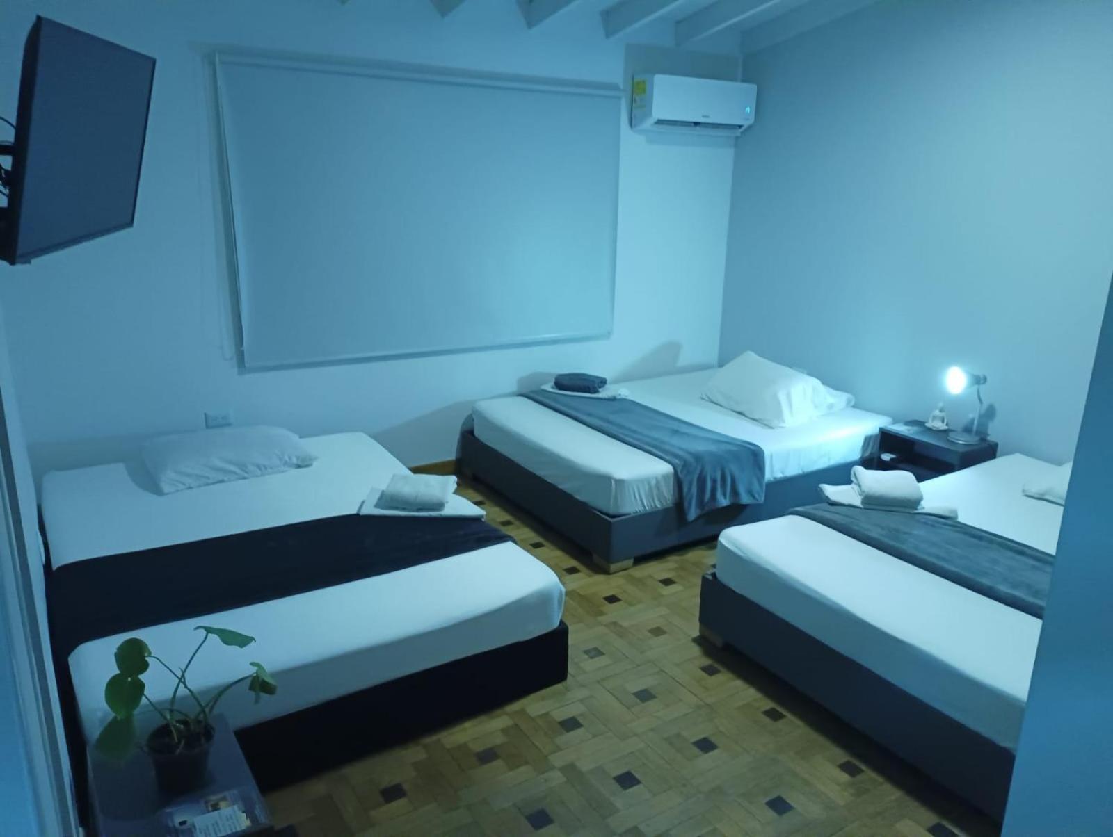 Hotel La Carpita Medellin Bagian luar foto